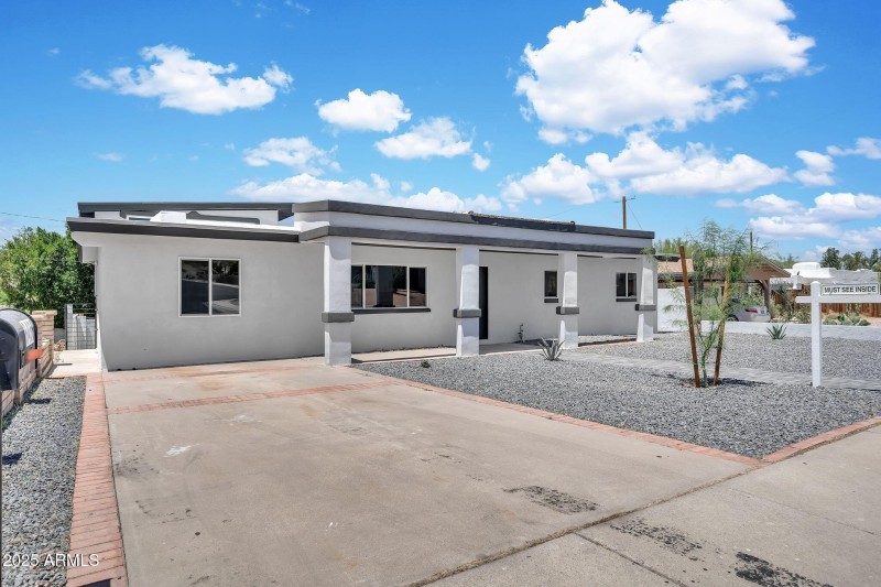 8436 N 13th Pl-3