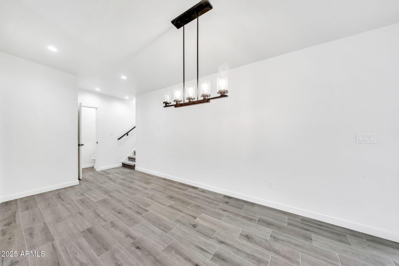 8436 N 13th Pl-5