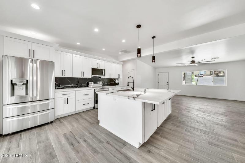 8436 N 13th Pl-14