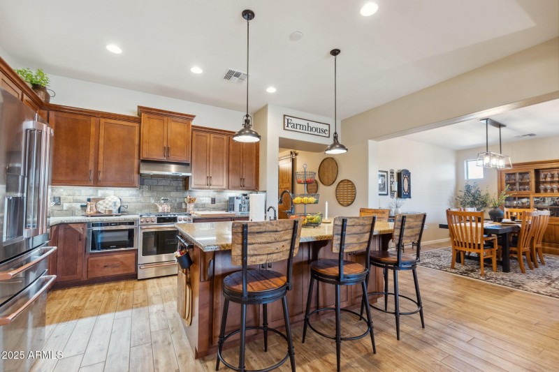 15-web-or-mls-707-lunar-view-way