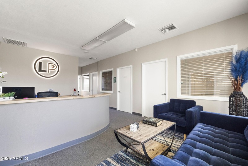 8540 LOBBY