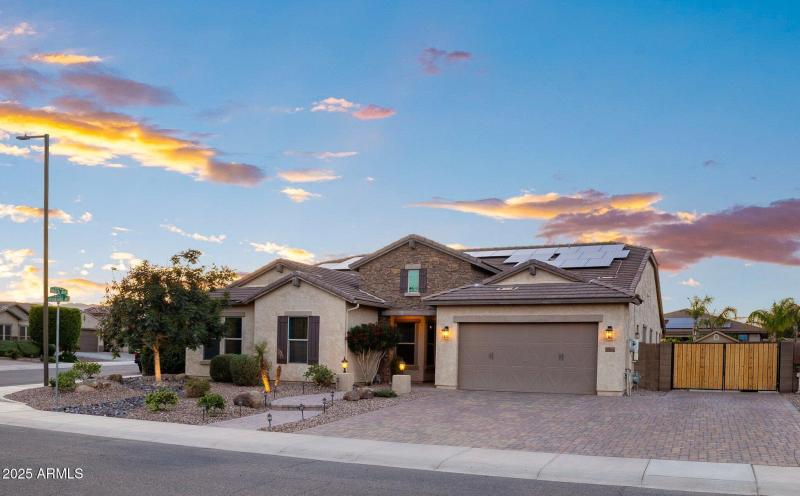 4-web-or-mls-_TMR6497