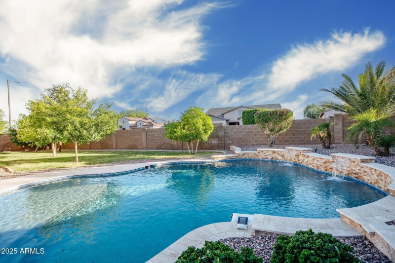 12-web-or-mls-_TMR6181