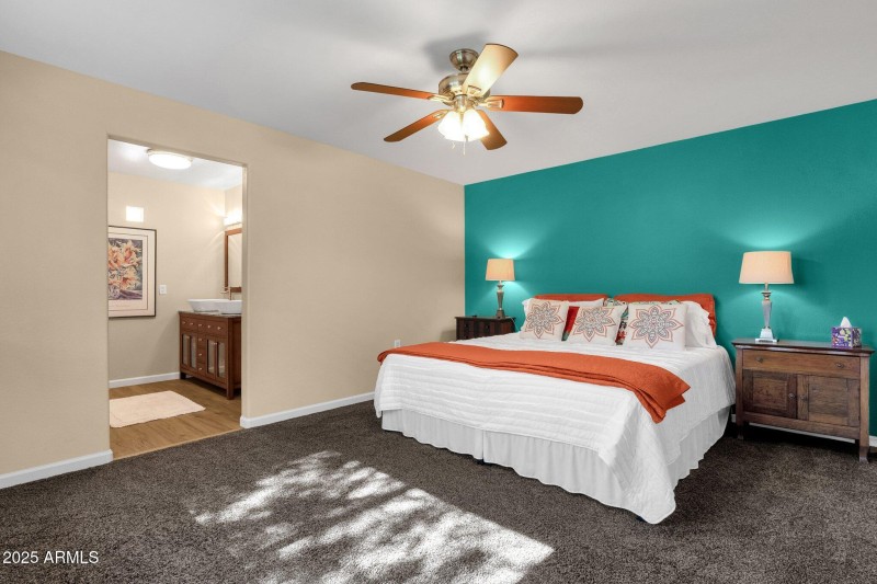 Upstairs En-Suite
