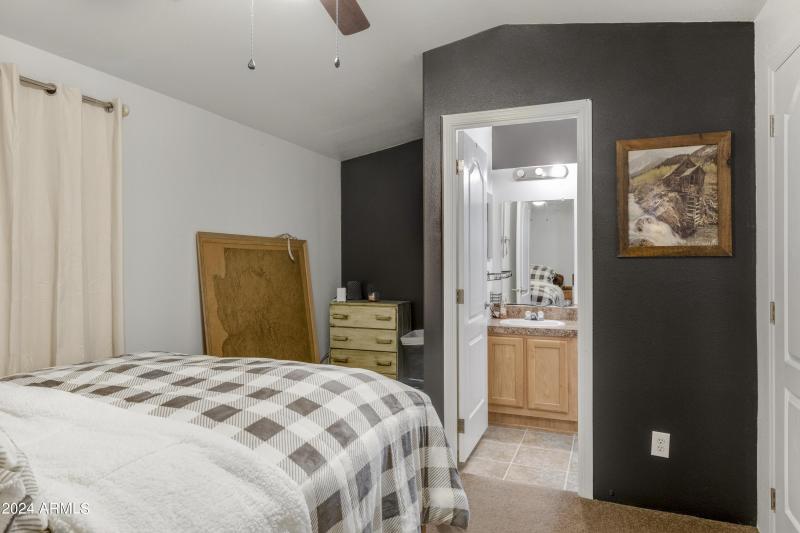 14 Primary Bedroom