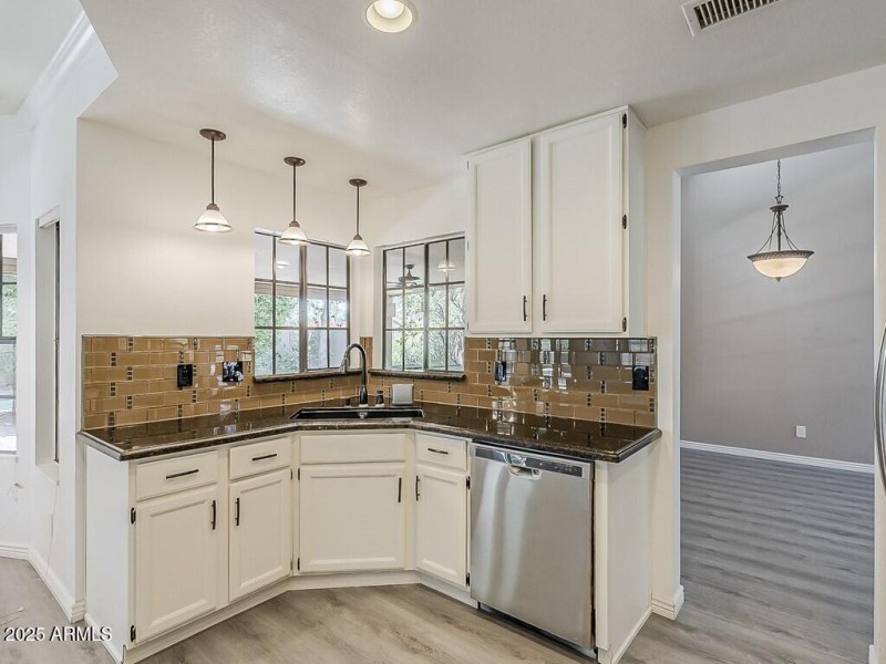 018_Kitchen Area