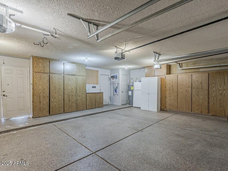 040_Garage Area