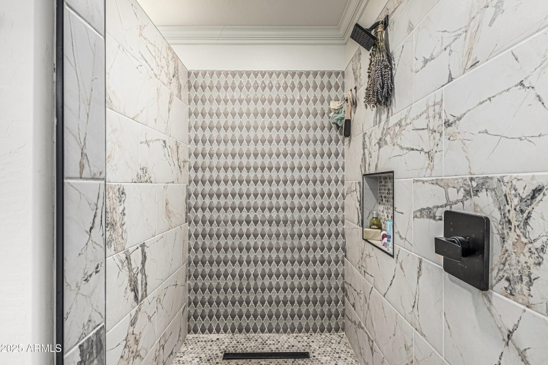 Master bathroom_walk in Shower_2