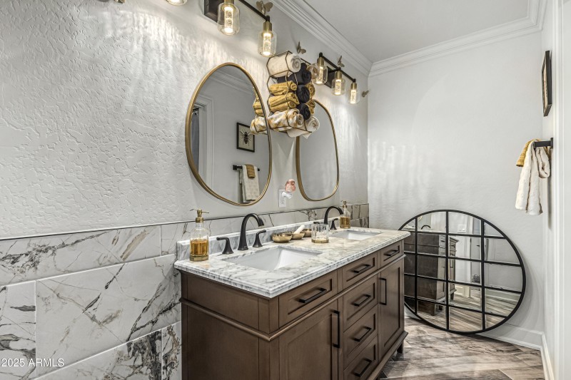 2nd floor bathroom_1