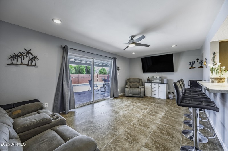 Great family room or entertaining space
