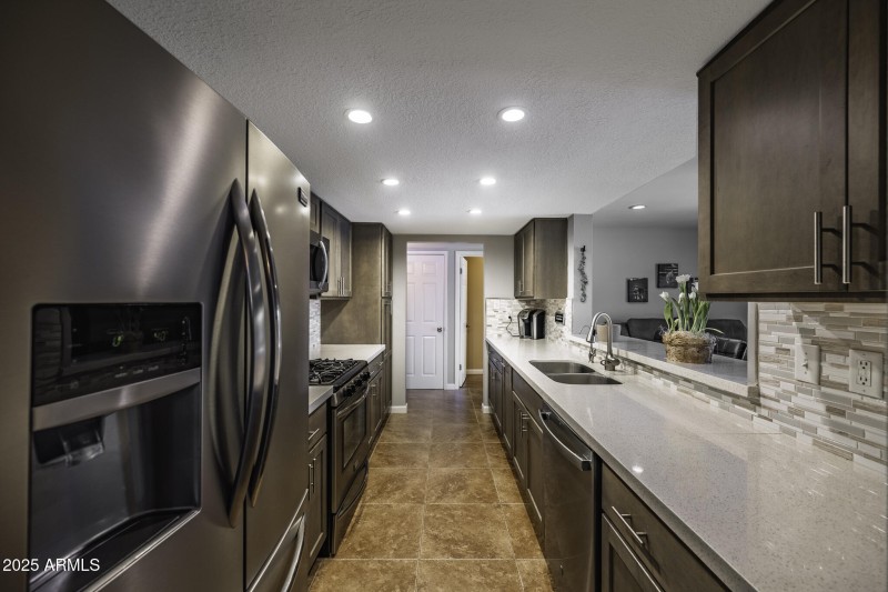 Beautiful glass backsplash