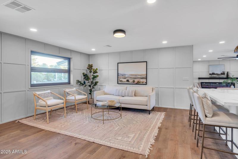 4910 E Shaw Butte Dr-9