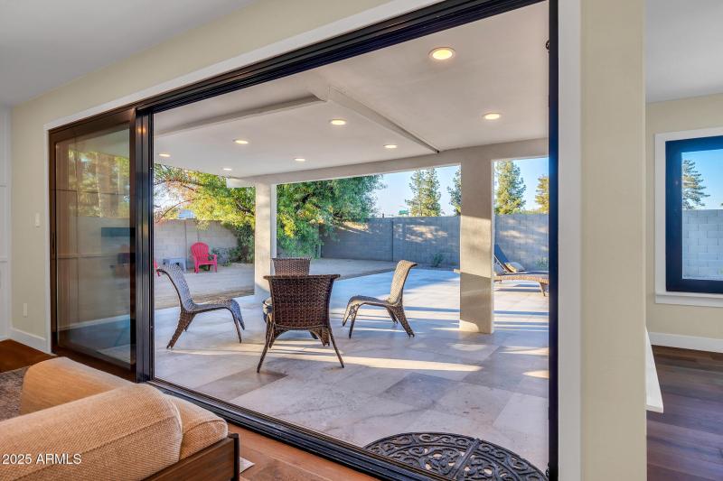 4910 E Shaw Butte Dr-50