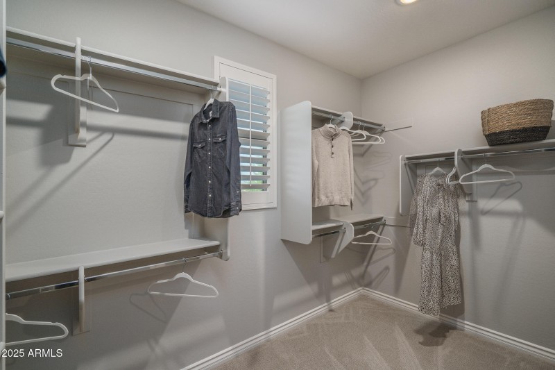 17) PRIMARY CLOSET