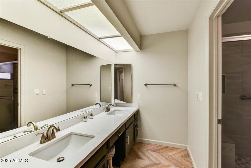 07-Primary Bathroom