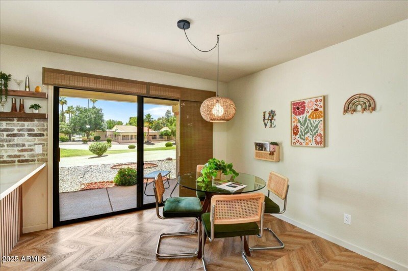 11-Breakfast Nook