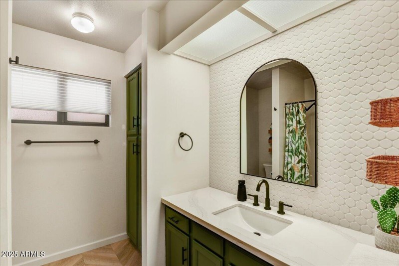 14-Bathroom