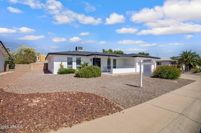 635 N 67th Pl-3