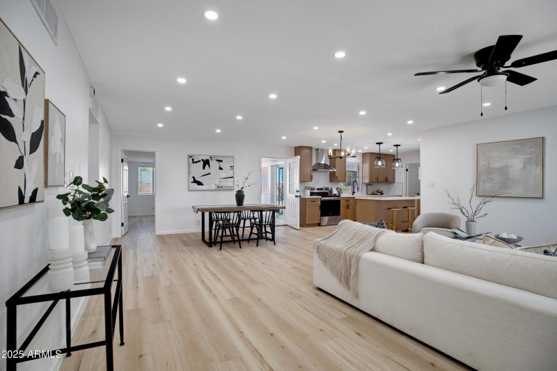 635 N 67th Pl-6