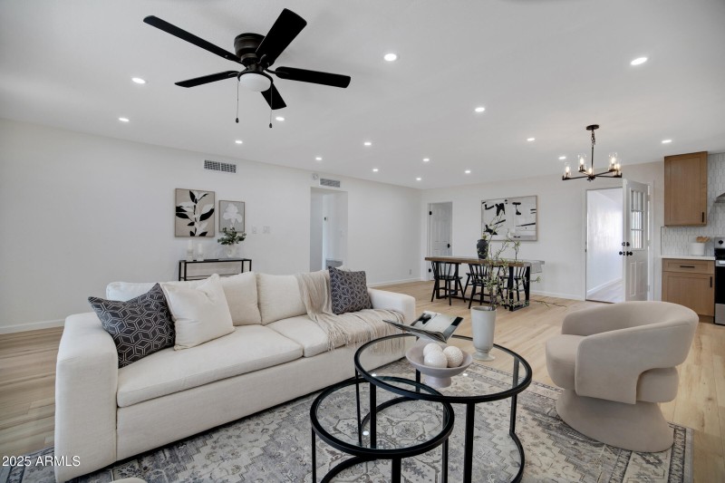 635 N 67th Pl-9