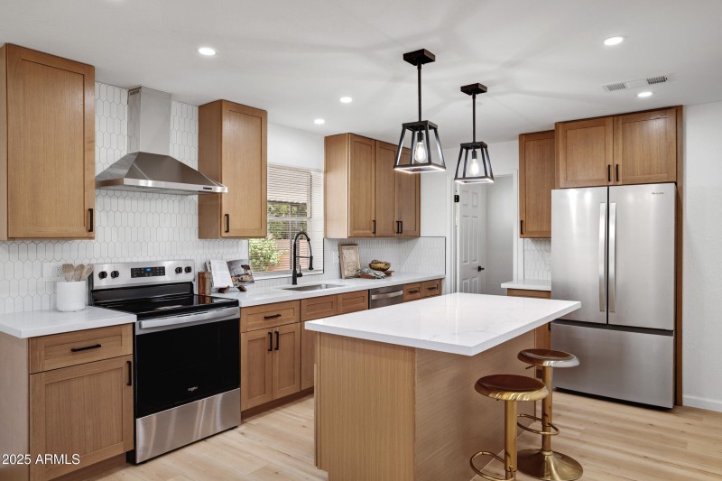 635 N 67th Pl-12