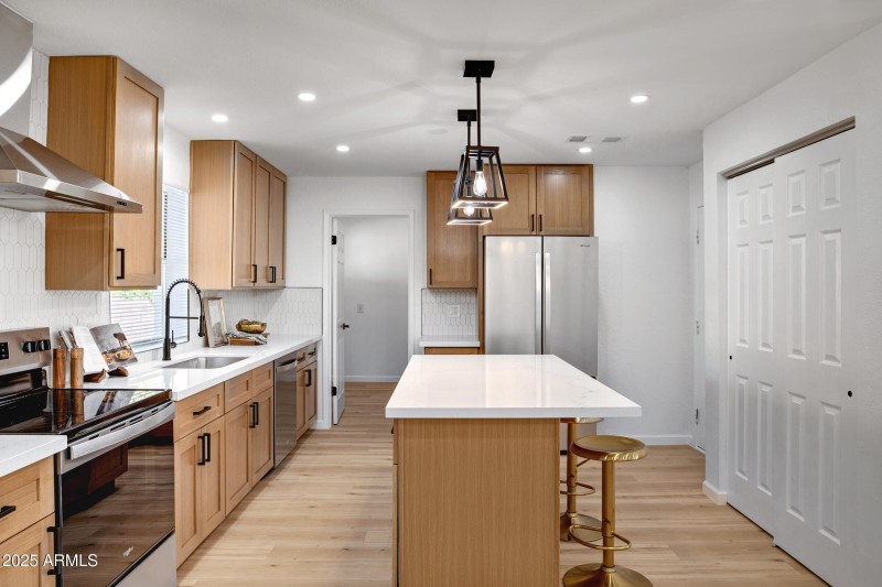 635 N 67th Pl-13