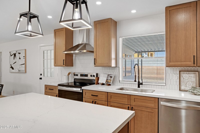 635 N 67th Pl-15