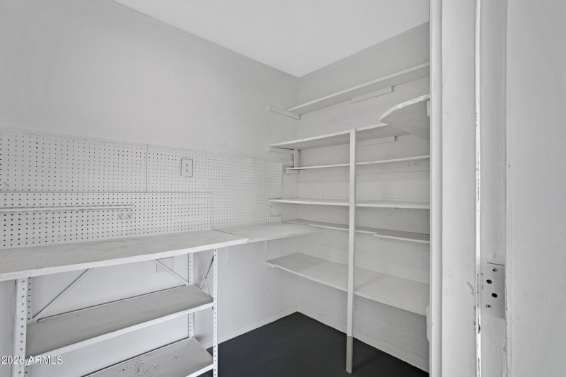 635 N 67th Pl-16