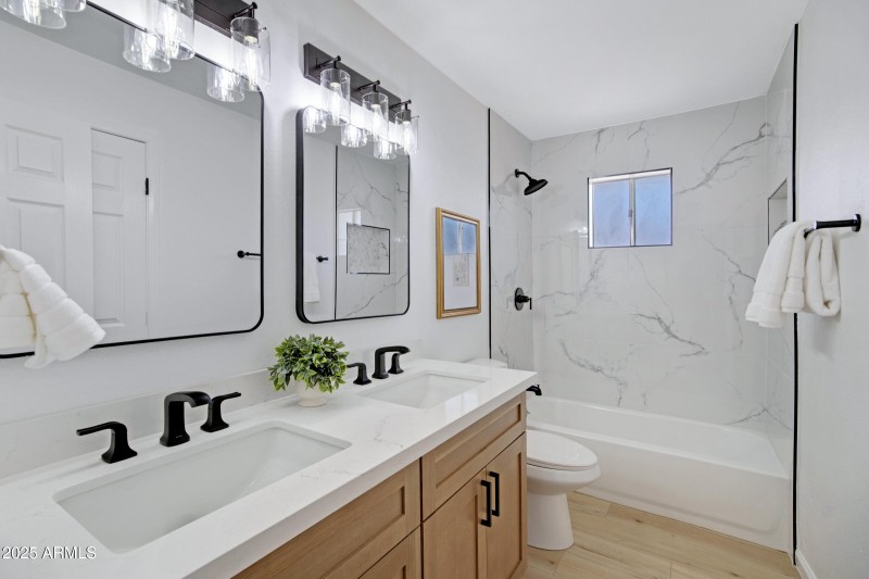 635 N 67th Pl-23