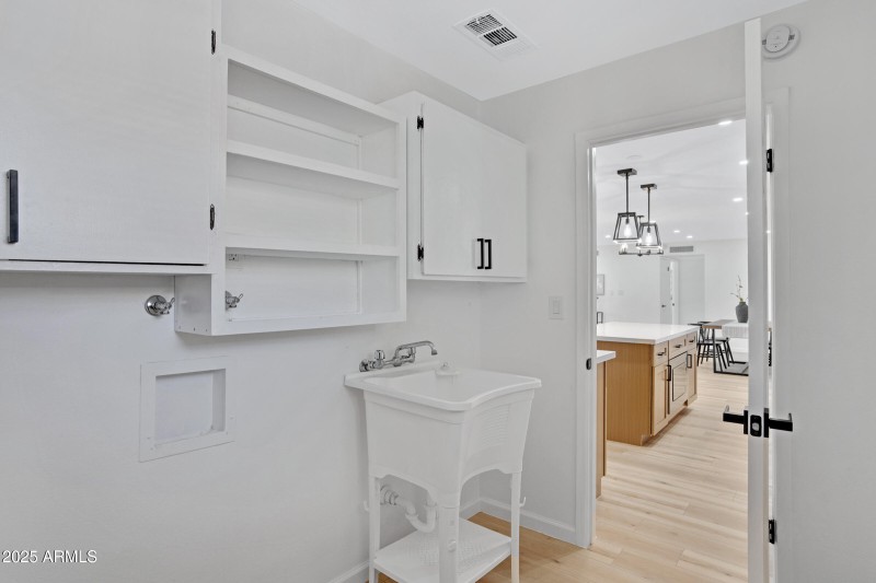 635 N 67th Pl-29