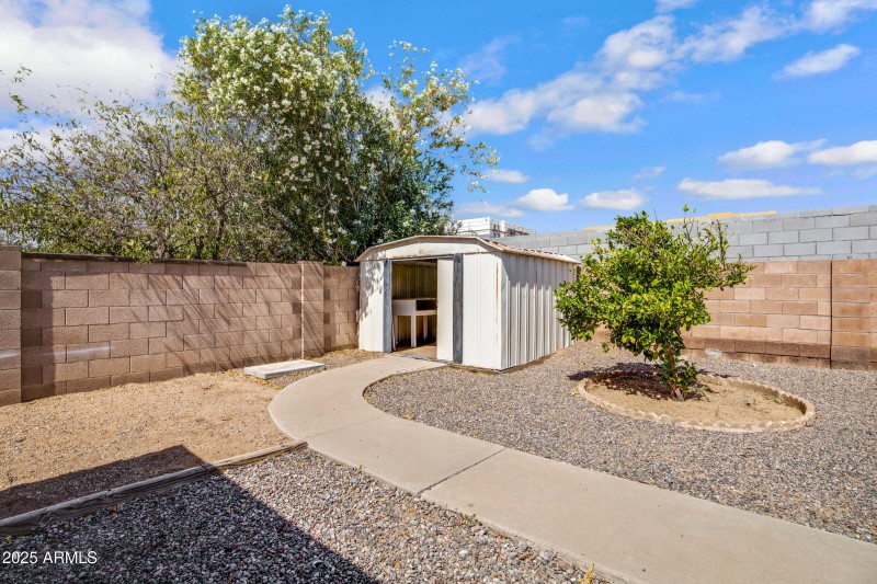 635 N 67th Pl-34