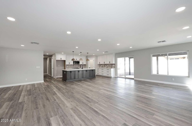 4 Great Room-Kitchen