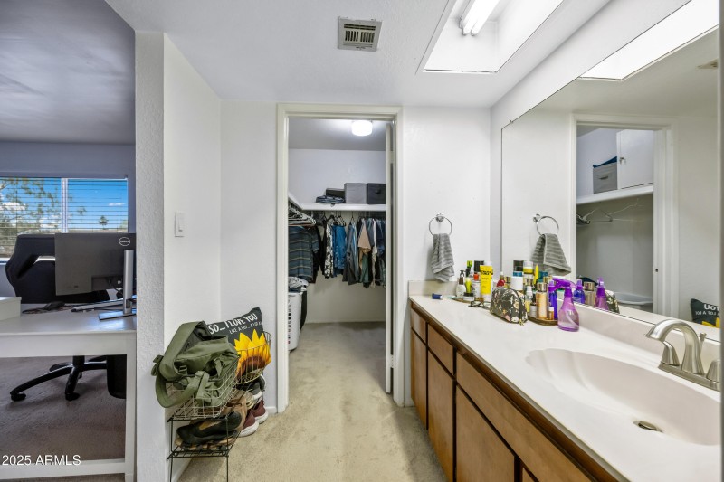 424136WHR-ocupix