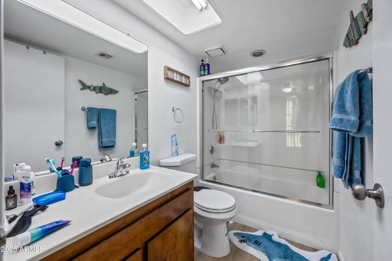 504136WHR-ocupix
