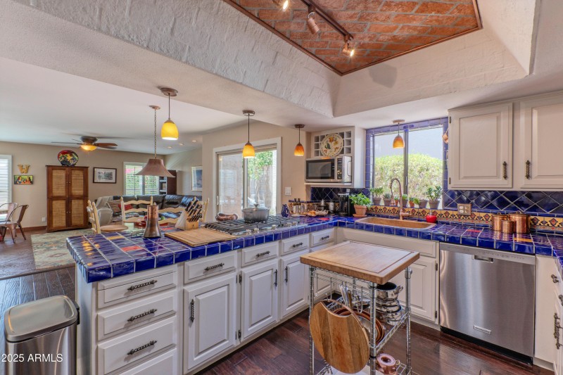 Open kitchen