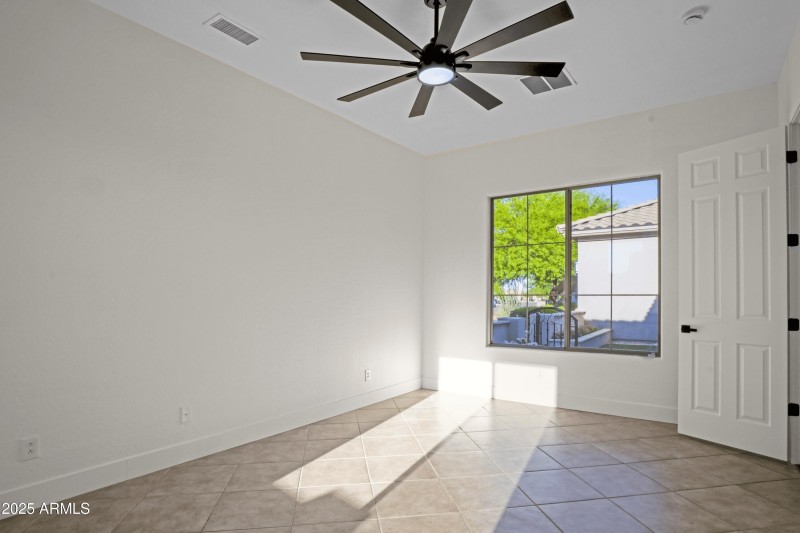 Guest Room 3 / Den