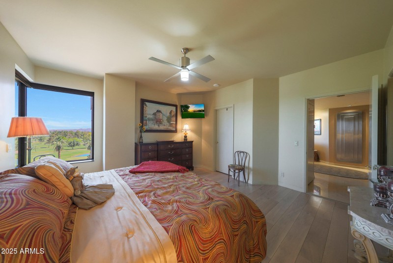 Bedroom Suite2