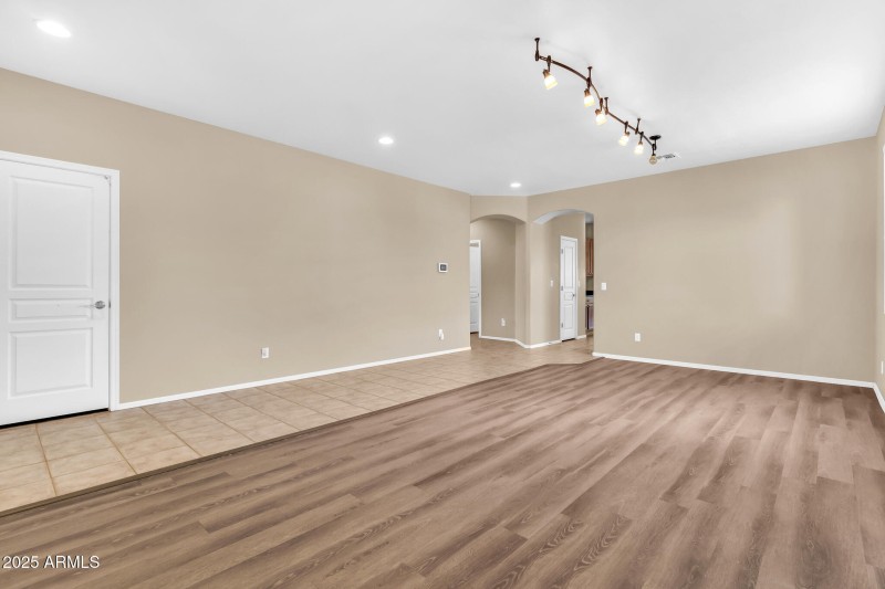 209 E Diamond Trl-7_(2048)
