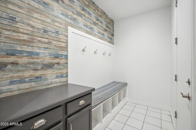 13-Mudroom