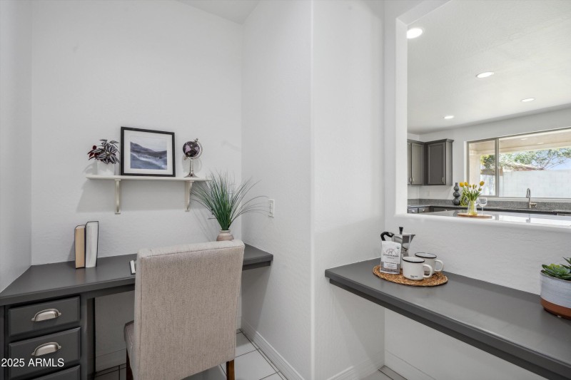 Desk/Coffee Nook