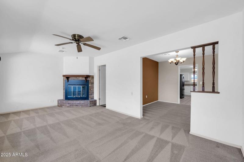 Family Room w Fireplace