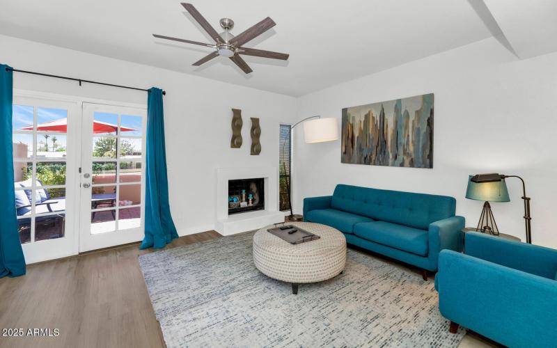 3037 E Rose Ln-large-009-028-TOD1853-150