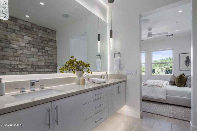 18-web-or-mls-IMG_4493