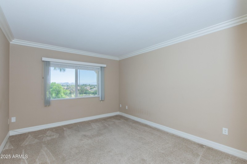 Bedroom #1 - WITH VIEWS!