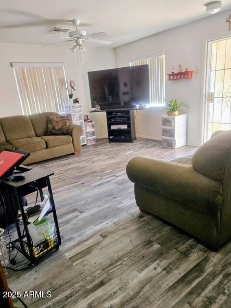 :iving Room