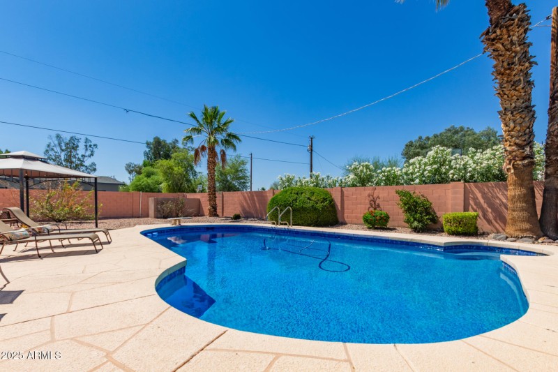 Pool 1