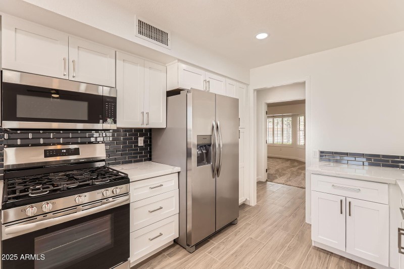 13916 W Whitewood Dr - Web Quality - 013