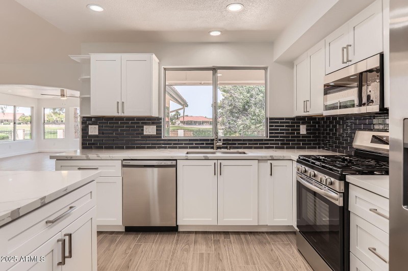 13916 W Whitewood Dr - Web Quality - 016