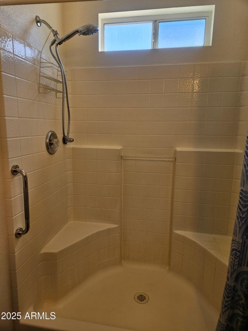 Mstr Bathrm ShowerKGYI0518