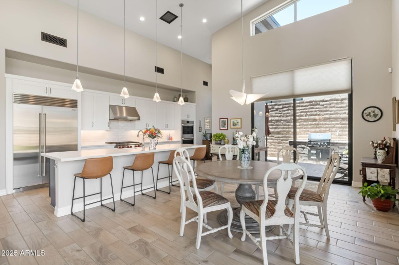 kitchen/dining